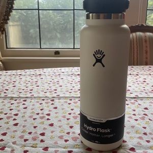 White Hydro Flask 40 oz